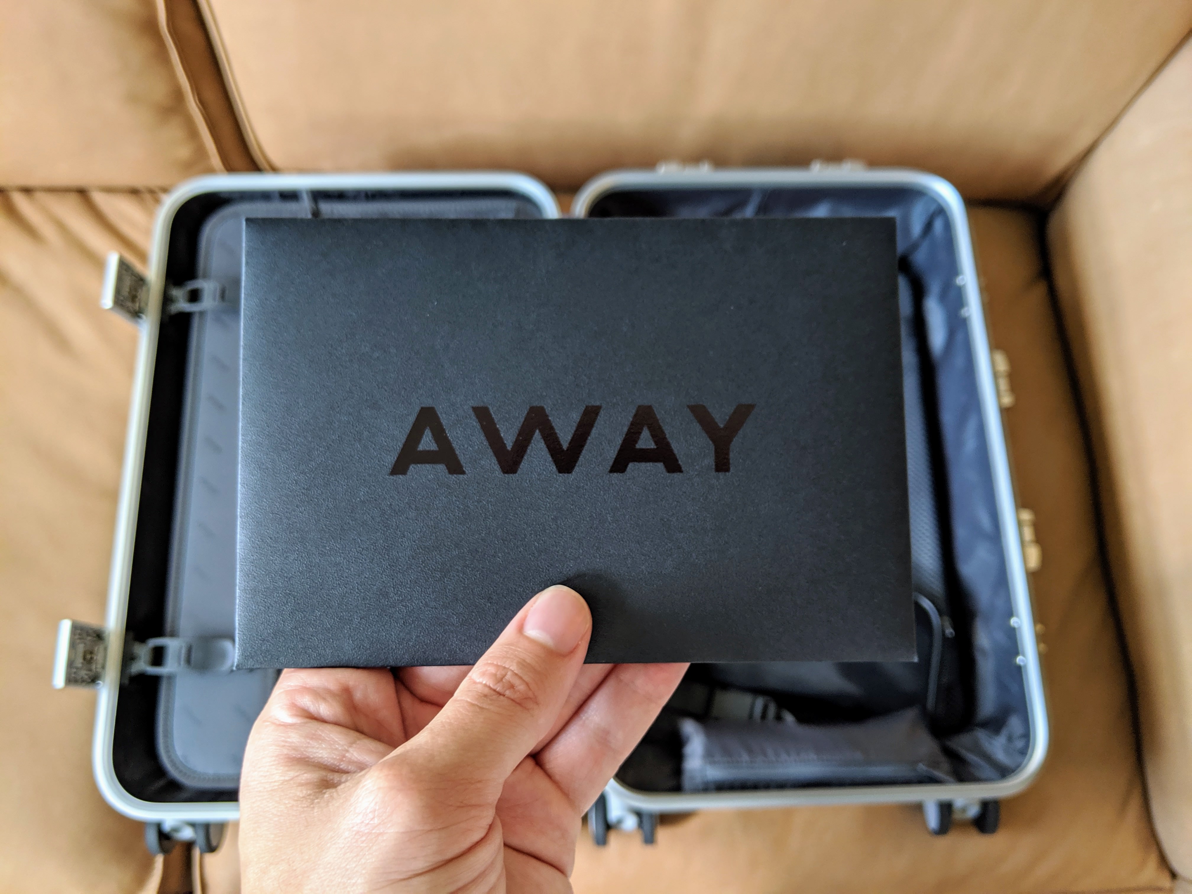 AWAY LUGGAGE UNBOXING & REVIEW 