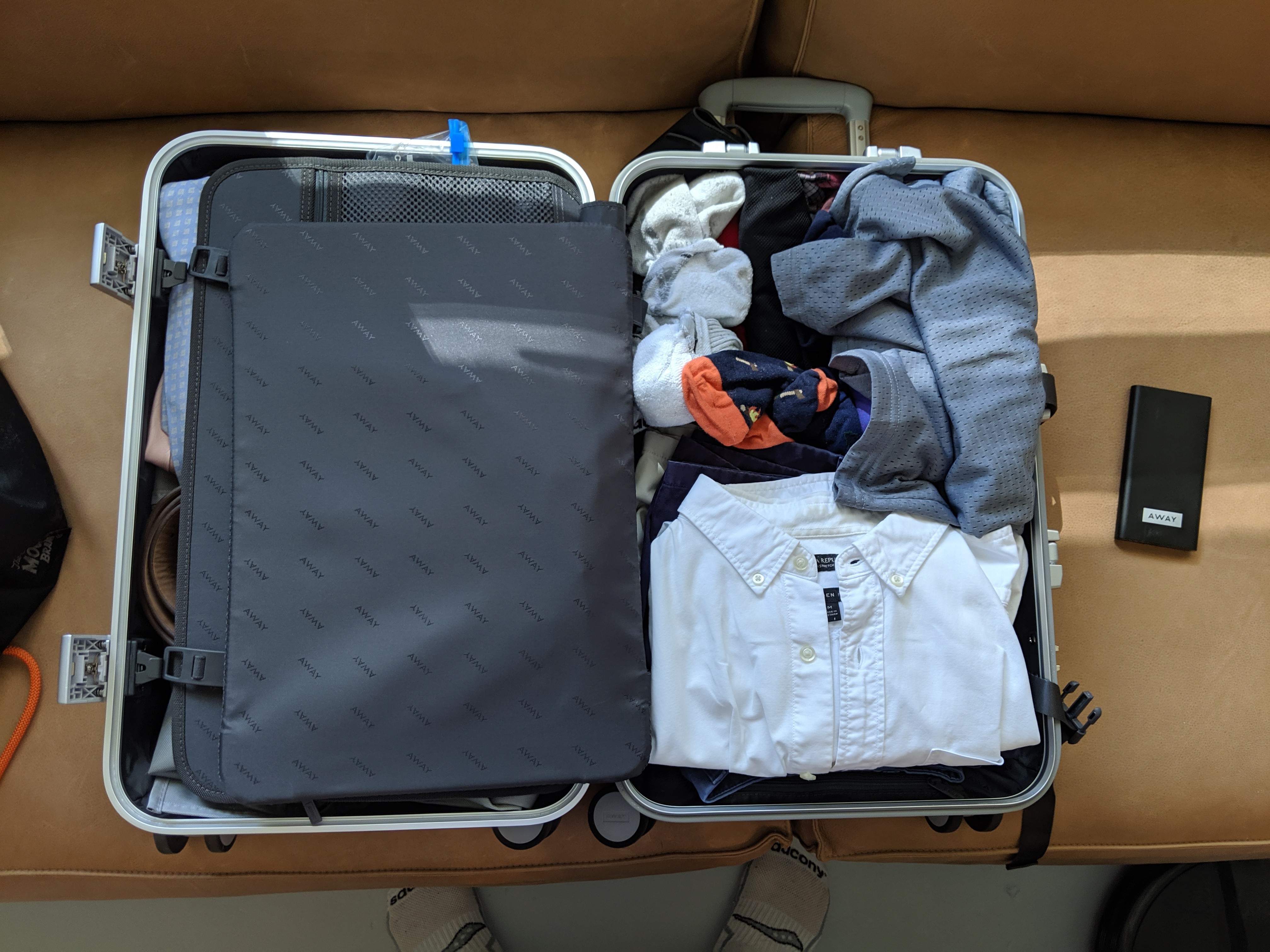 Review: Away's USB-powered Carry-On luggage helped me survive CES - 9to5Mac